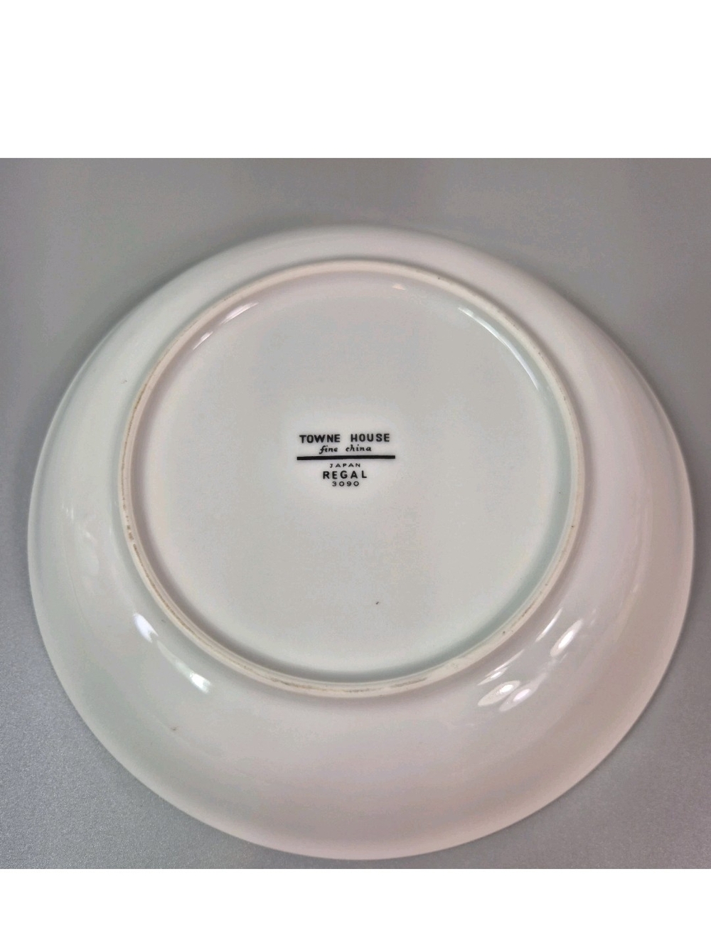 Towne House Fine China Japan One Bowl 7" ⁶/⁸ White Silver Rim Pre Loved. ¹ - Picture 3 of 5